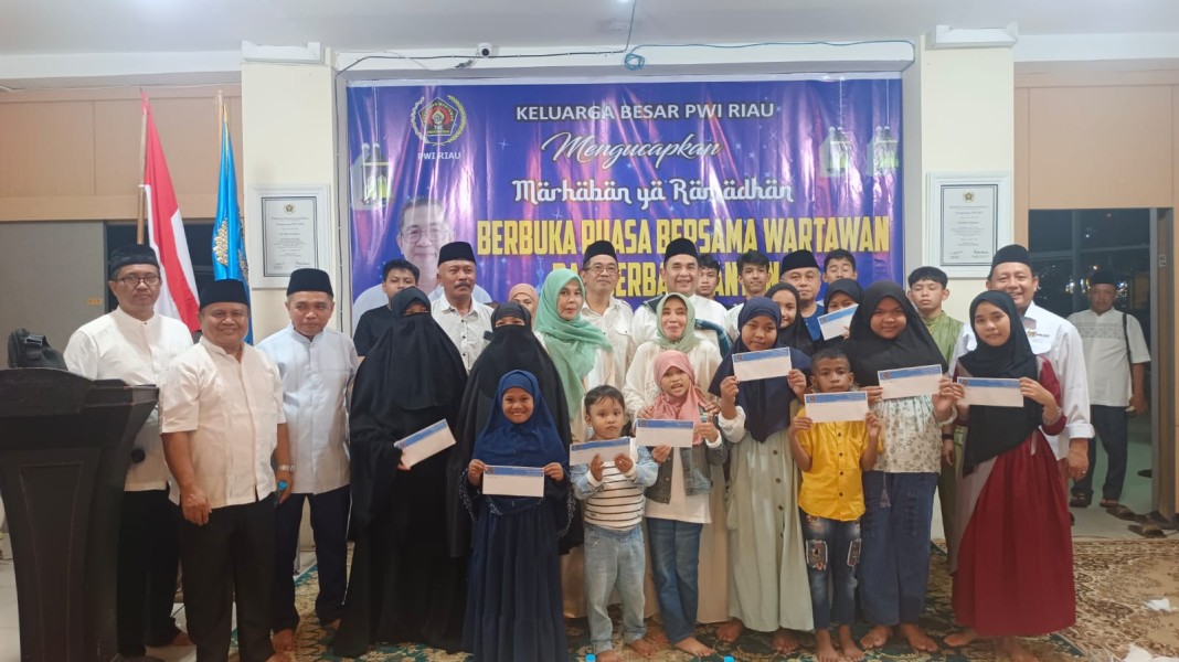 PWI Riau Gelar Buka Puasa Bersama, Santuni Anak Yatim dan Janda Wartawan