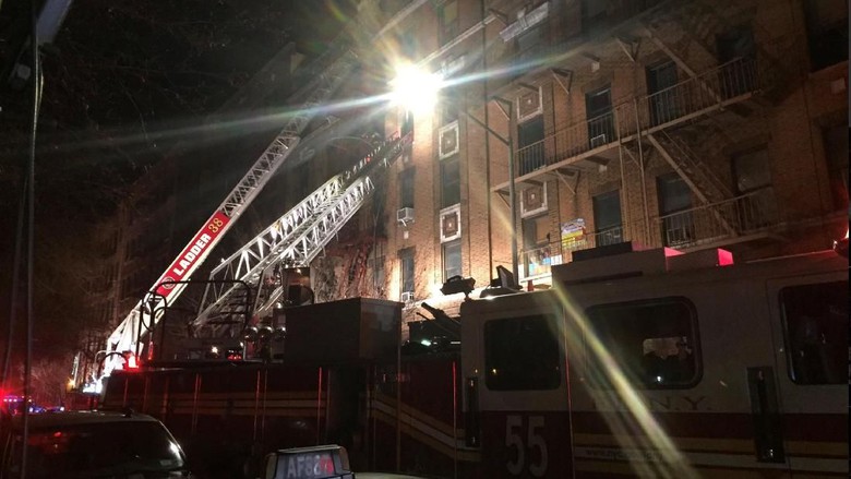 Kebakaran Hebat di Apartemen New York, 12 Orang Tewas