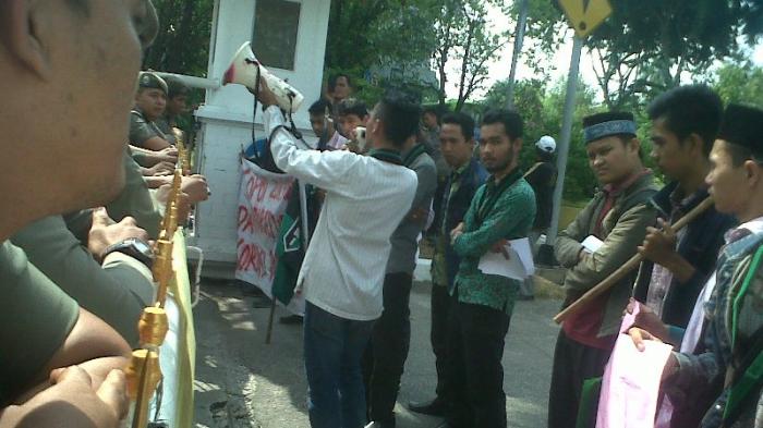 Isu Politik Lokal , HMI Pekanbaru Ikut-ikutan Desak Walikota Copot Kadisdik Zulfadil