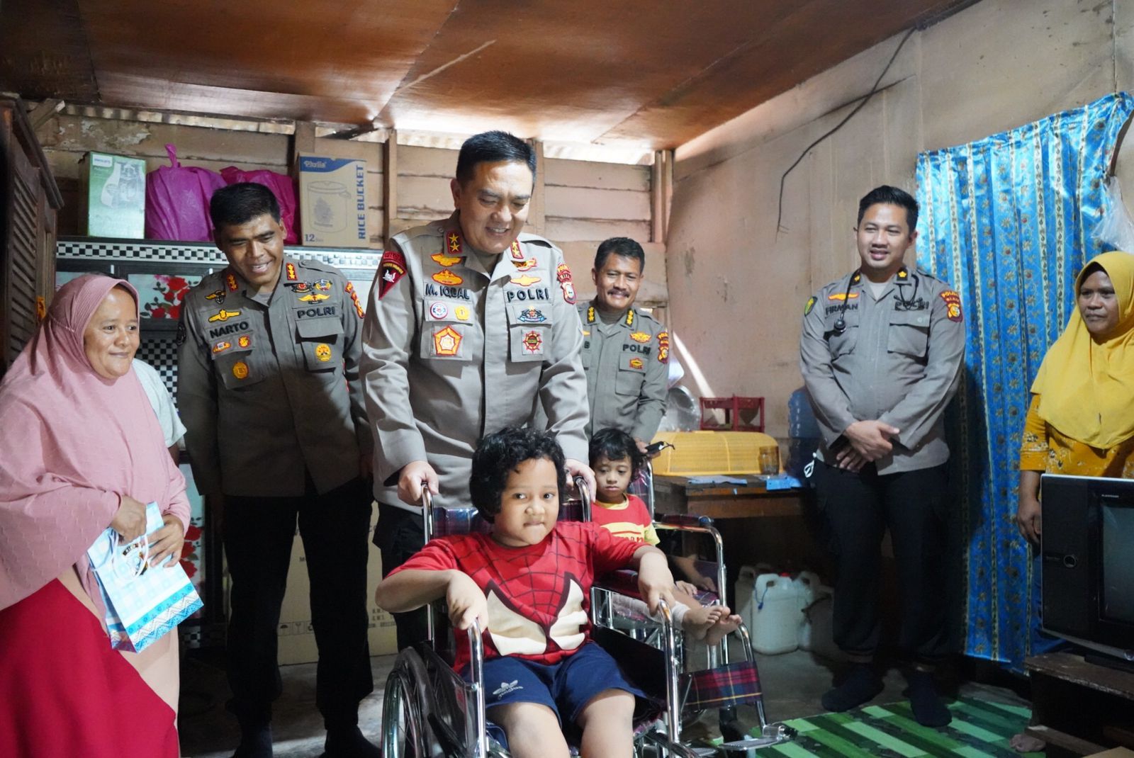 Kapolda Riau Irjen Iqbal Berjanji Lakukan Intervensi Pengobatannya.
