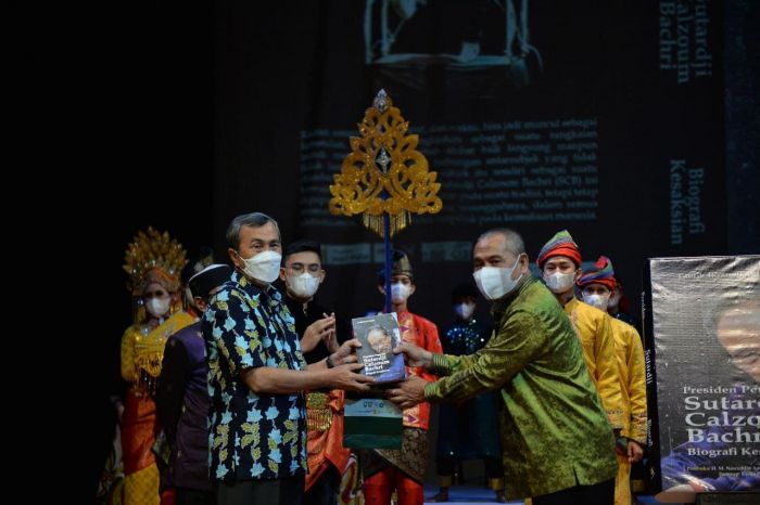 Gubri Sebut Sutardji Calzoum Bachri Sastrawan Riau Kebanggan Negeri