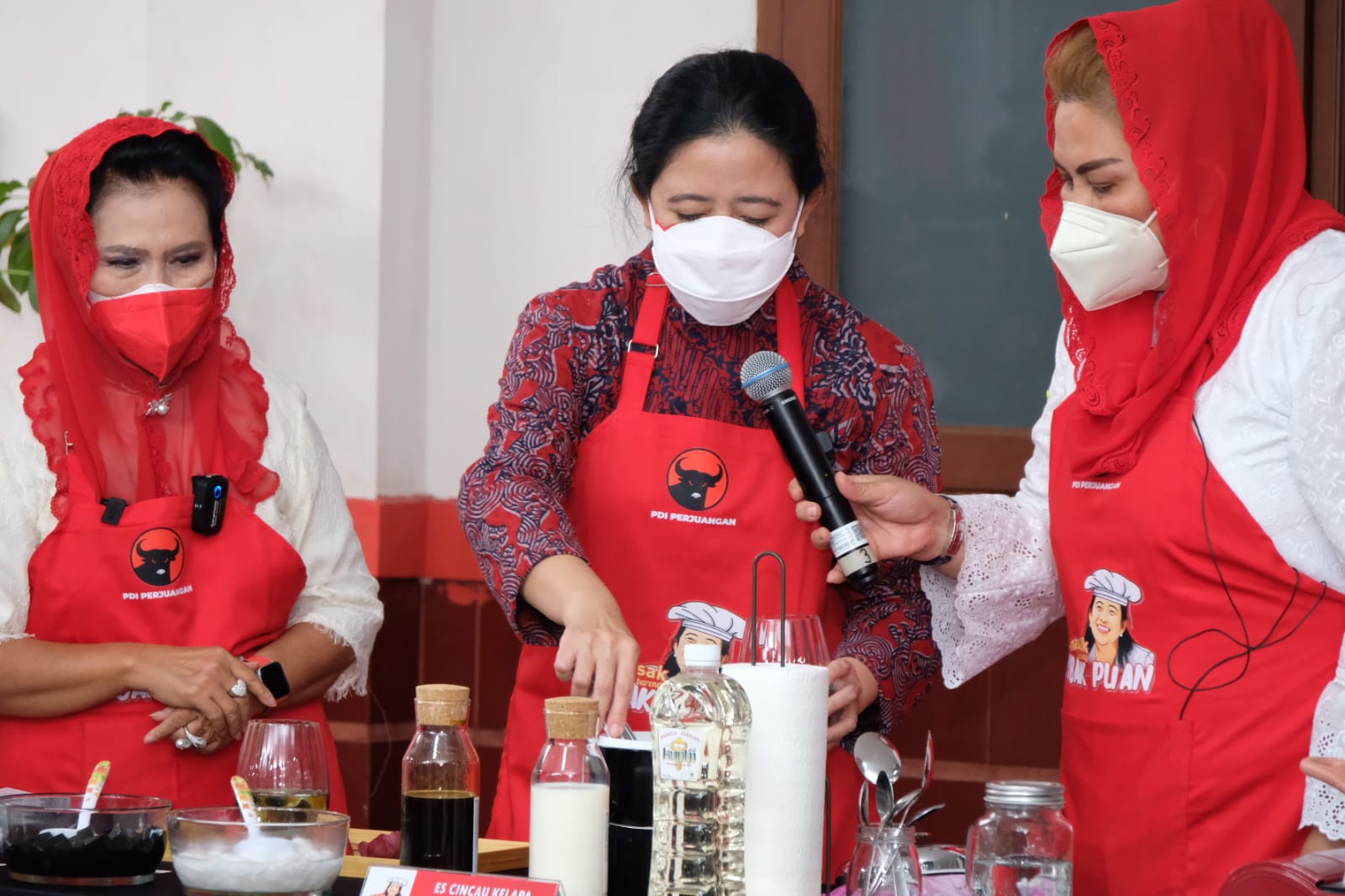 Saat Puan Demo Memasak: Meski Enggak Jago, Harus Bisa Masak