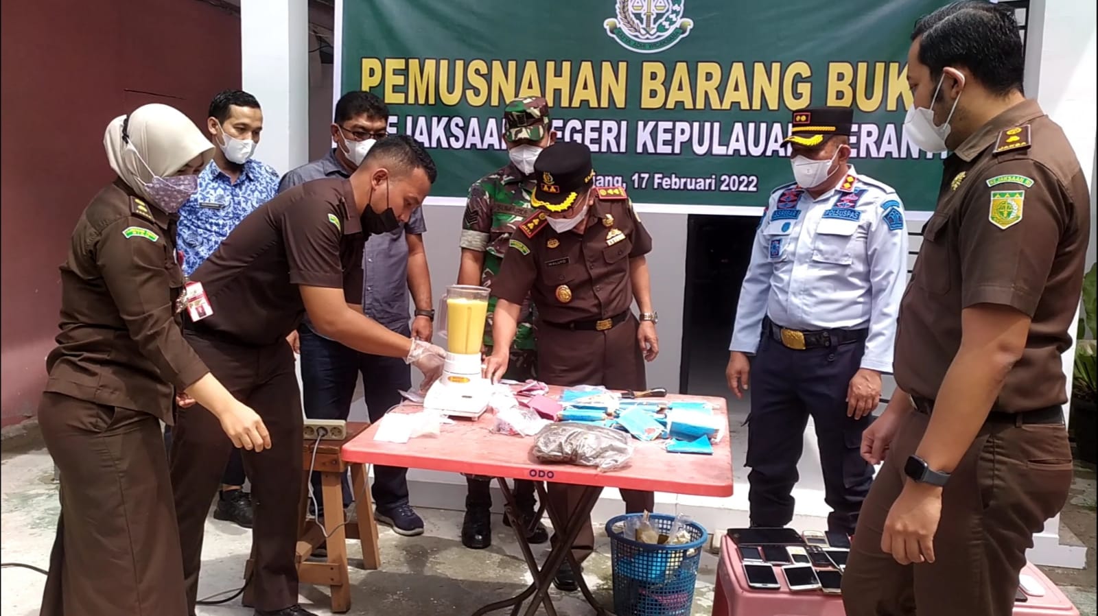 Kejari Kepulauan Meranti Musnahkan Barang Bukti dari 85 Perkara Pidana