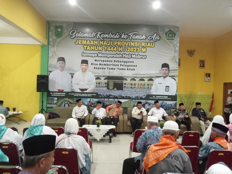 Staf Ahli Lakukan Penjemputan Gelombang II Jemaah Haji Keloter 32 di Embarkasi Riau