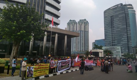 Demo Di Gedung KPK, Mahasiswa Bengkalis Desak Tetapkan Wakil Bupati Bengkalis Sebagai Tersangka