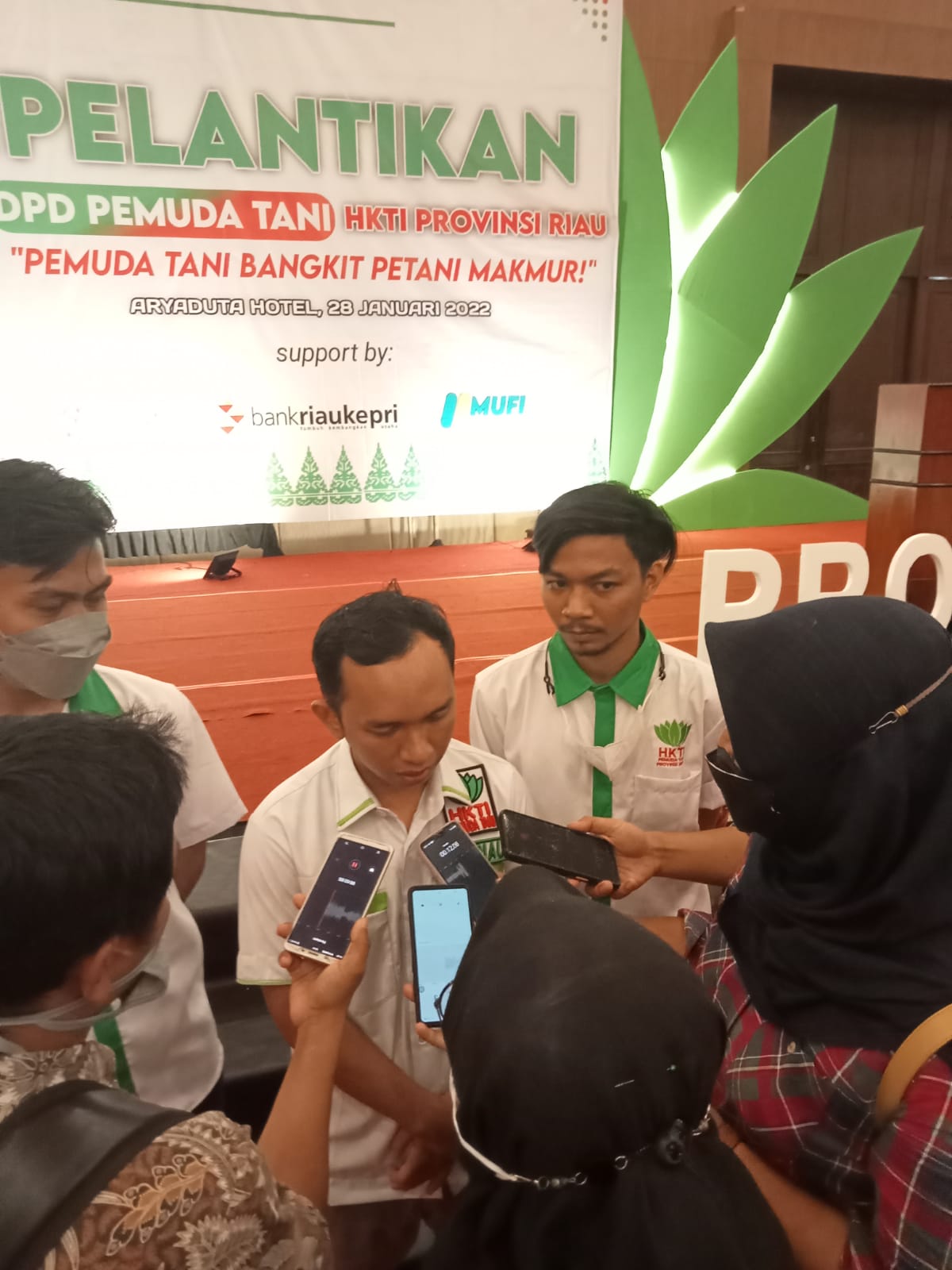 Ketua Umum HKTI Rina Saadah Lantik Dewan Pengurus Daerah Pemuda Tani Provinsi Riau