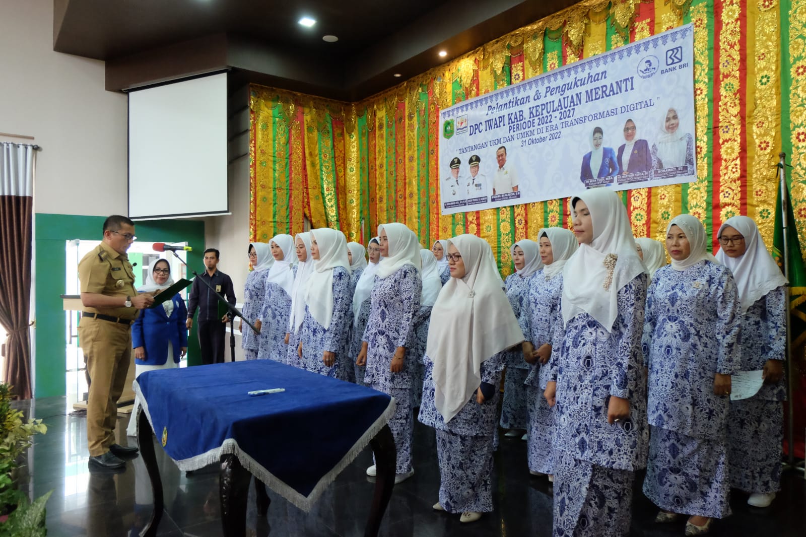 Pengukuhan DPC IWAPI Meranti, Bupati Ajak Bersinergi dengan Pemkab