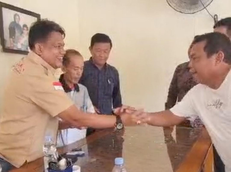 Pj Bupati Kampar Hambali Dituding Zolimi M. Haris Ch. Setelah Pemberhentian Sebagai Kades Desa Baru pada Januari 2024 lalu