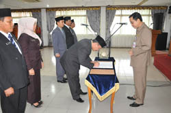 Firdaus : Demisionerkan Pejabat Eselon II