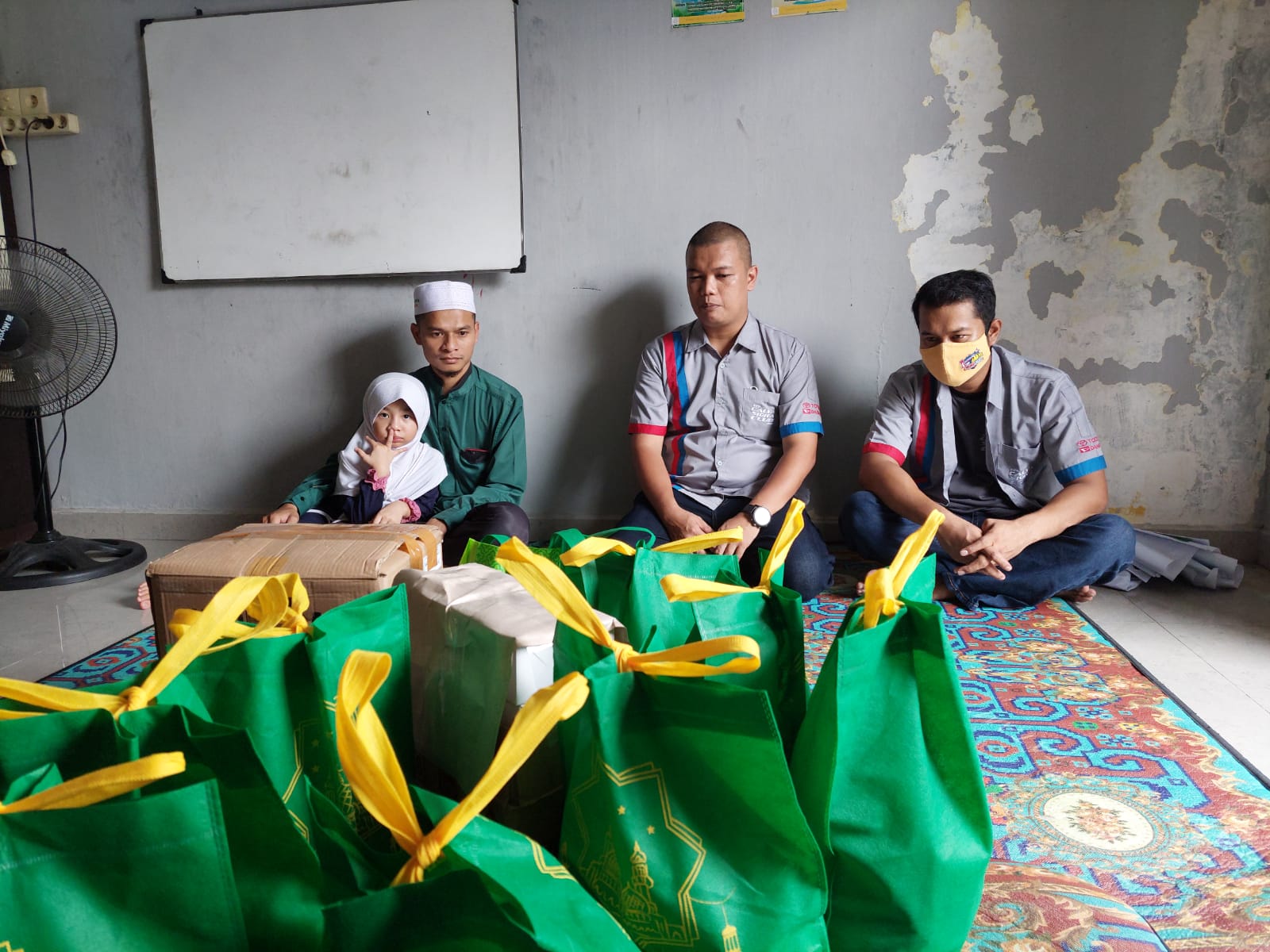 Calya Sigra Club Chapter Riau Bertuah berbagi di Rumah Tahfiz Aquran Ihdina