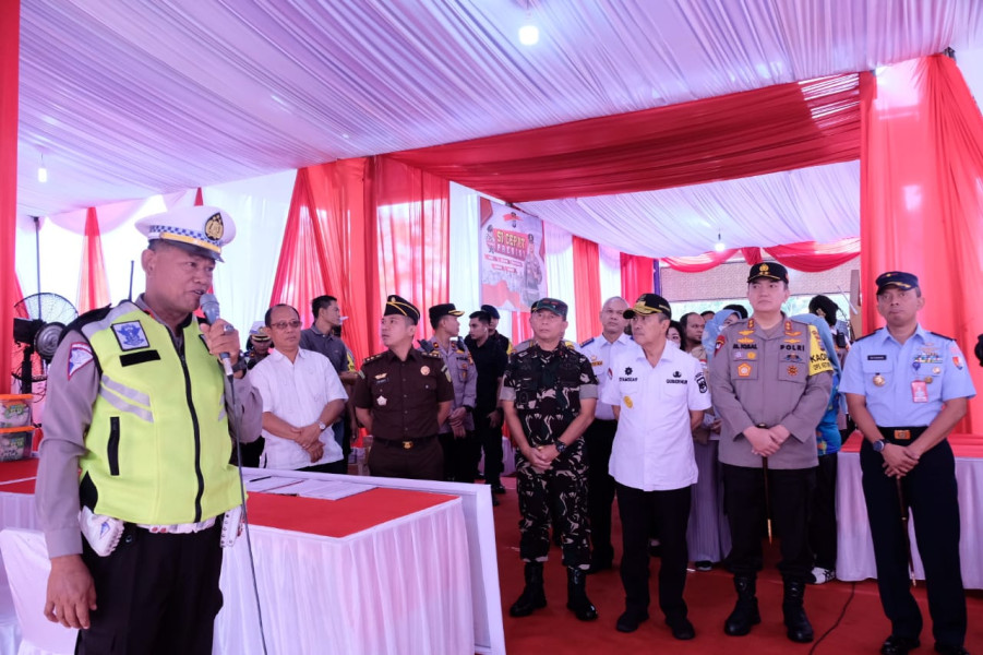 Kapolda Riau bersama Forkopimda Riau tinjau Pos Pengamanan Mudik Lebaran Ops Ketupat Lancang kuning 