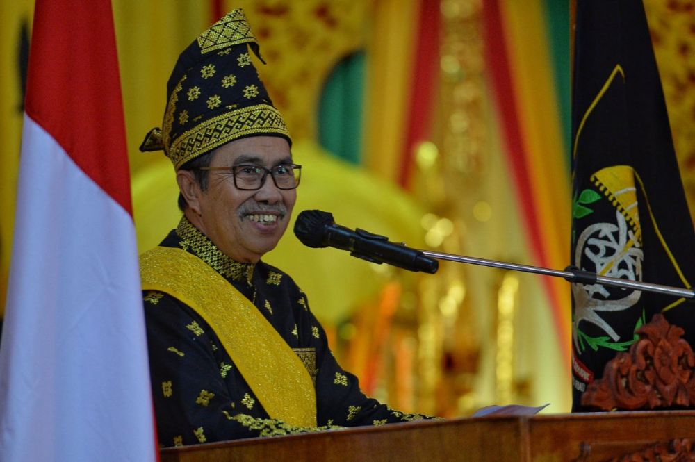 Kapolda Riau Ditabalkan Gelar Adat Wira Lela Setia Negeri, Ini Petuah Amanah Gubri