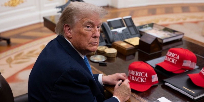 Trump Bersikeras Hapus Hak Kewarganegaraan AS Berdasarkan Kelahiran