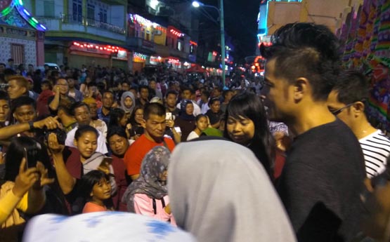 Aktor Film Choky Adriano Bikin Heboh Malam Imlek di Kota Selatpanjang
