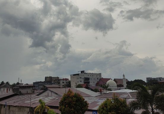 BMKG:Hujan Bakal Mengguyur Riau, Waspadai Petir dan Angin Kencang