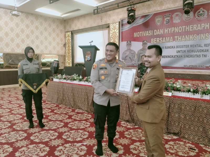 Polri dan TNI Di Meranti Diberikan Motivasi Diri Agar Lebih Baik.