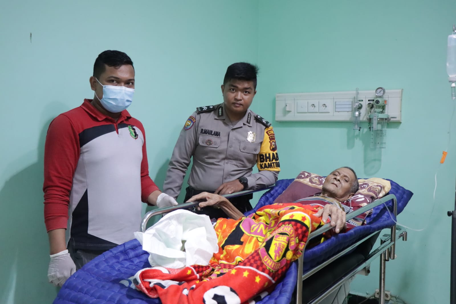 Alami Infeksi Akibat Luka, Polsek Merbau Bantu Fasilitasi Dolah Berobat ke RSUD Meranti