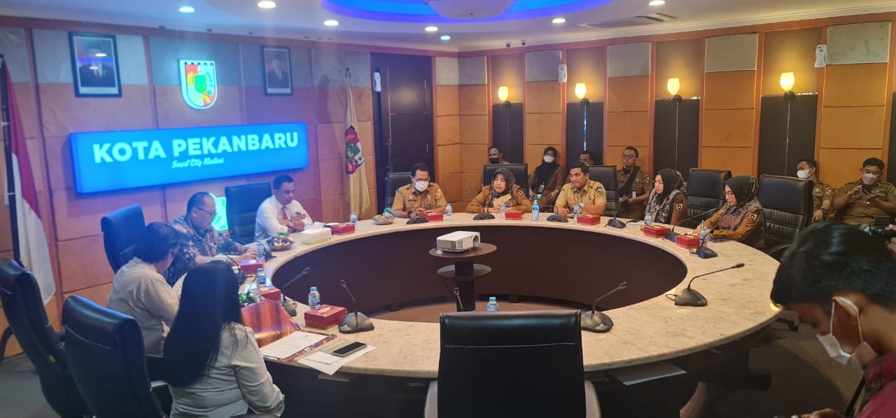Didampingi BPKAD, Sekko Pekanbaru Hadiri Exit Meeting Pemeriksaan LKPD Tim BPK RI-Riau