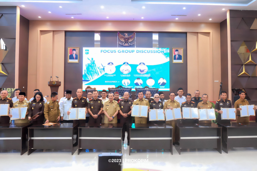 Asisten III Sudandri Hadiri MoU Jaga Zapin di Kejati Riau