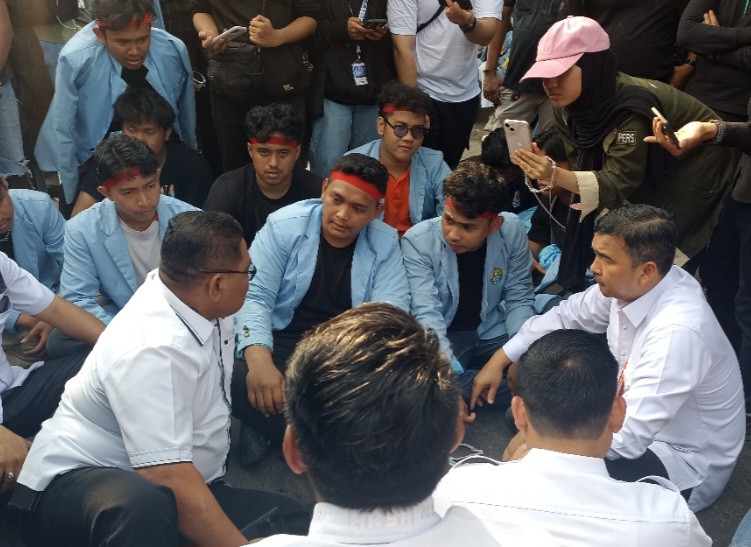 Soal Tuntutan Beasiswa, Plt Biro Kesra Riau Sebut Sedang Berproses