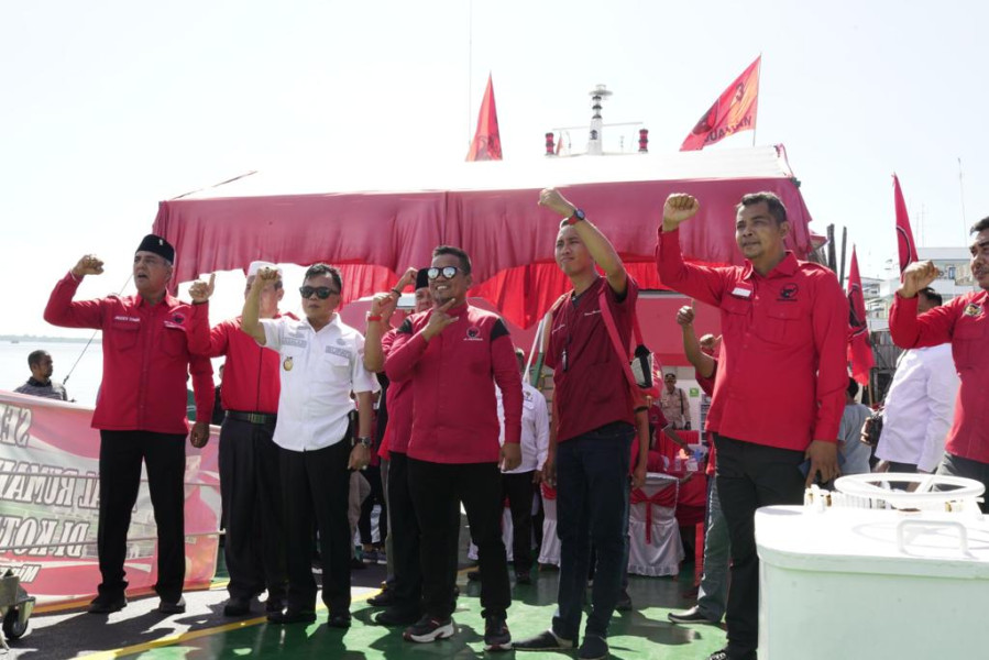 Berikan Pengobatan Gratis Dan Sembako Gratis Masyarakat Kepualauan Meranti