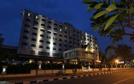 Taufik Arrakhman Minta Aliran Listrik Hotel Aryaduta Agar Disambung Kembali Oleh PLN