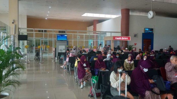 Pemudik di Bandara SSK II Naik 12 Persen