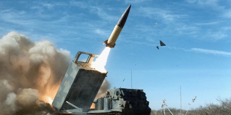 Perdana, Ukraina Serang Rusia Pakai ATACMS AS