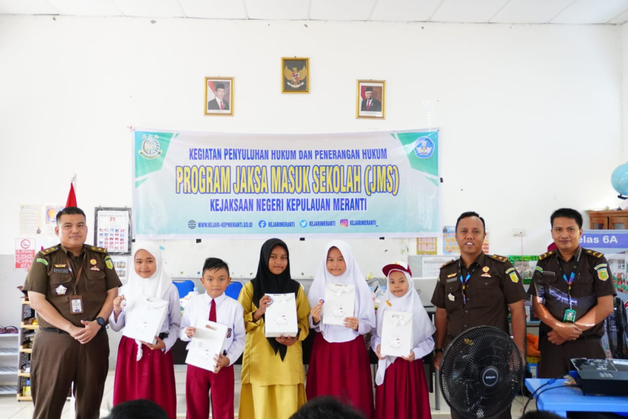 Kembali di Gelar Jaksa Masuk Sekolah Oleh Kejari Kepulauan Meranti Di Sekolah Dasar