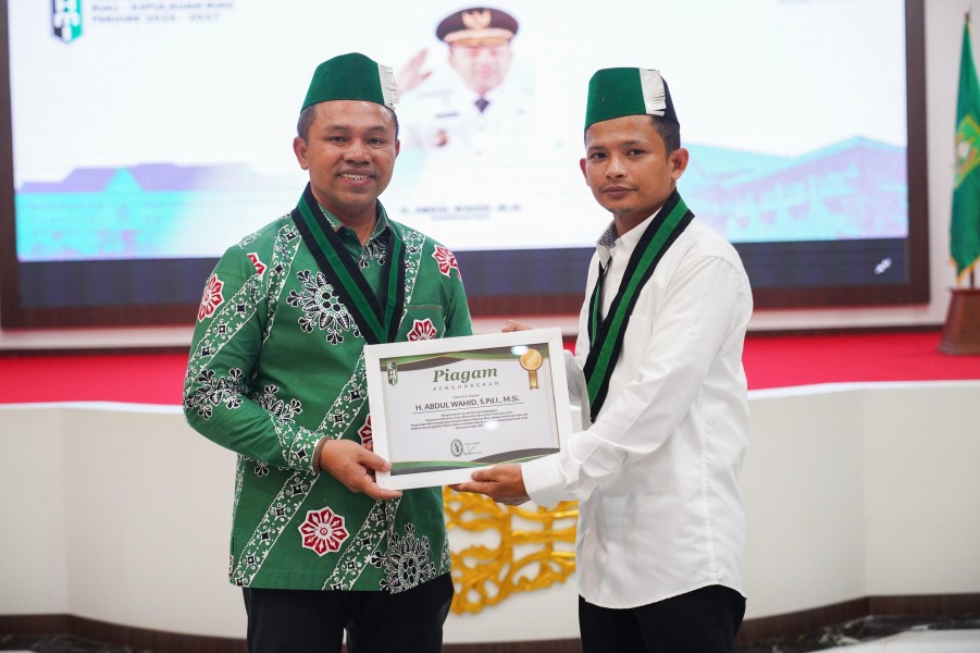 Gubernur Riau Abdul Wahid Hadiri Pelantikan BADKO HMI Riau Kepri