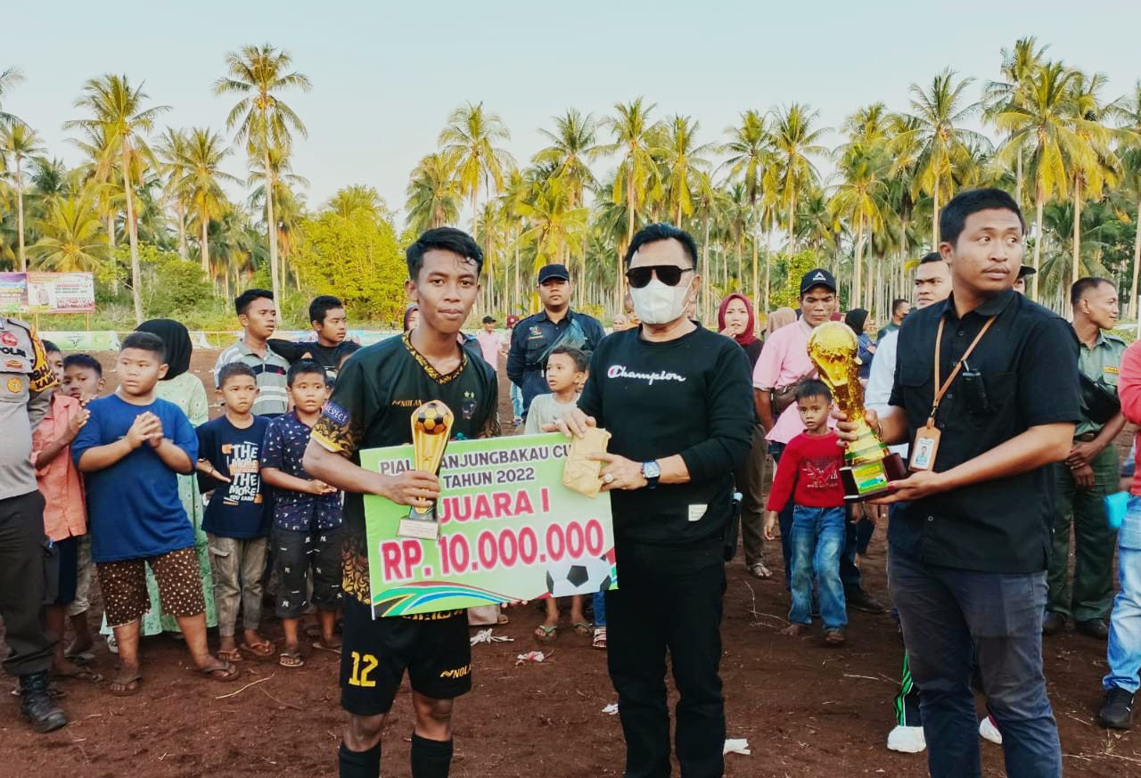 Wabup Meranti H Asmar tutup secara resmi Turnamen sepak bola Desa Tanjung Bakau Cup 1