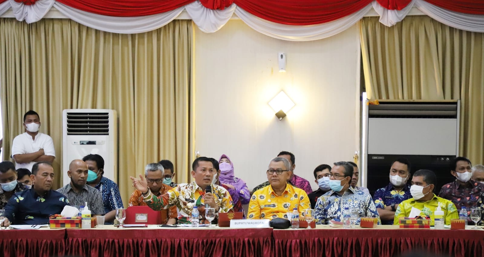 Bupati H.Muhamad Adil dan Gubri Riau Mengikuti Rapat Bersama Bappenas.