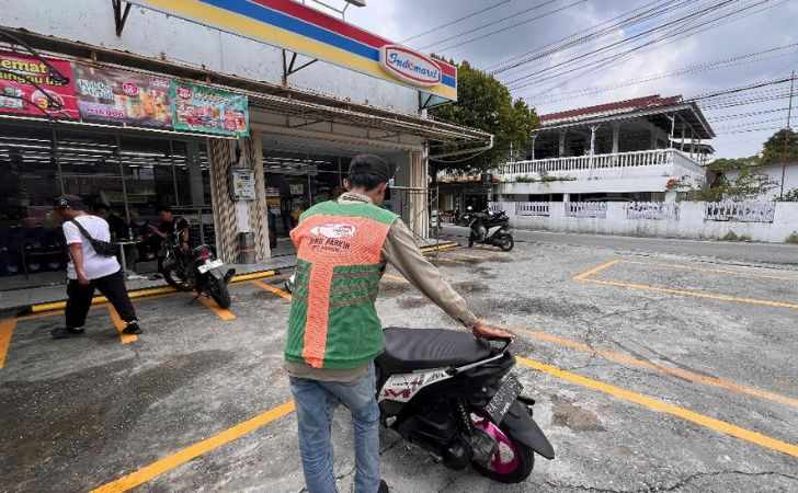 Lapor Dishub Pekanbaru Jika Jukir Tarik Parkir Pakai Karcis Lama