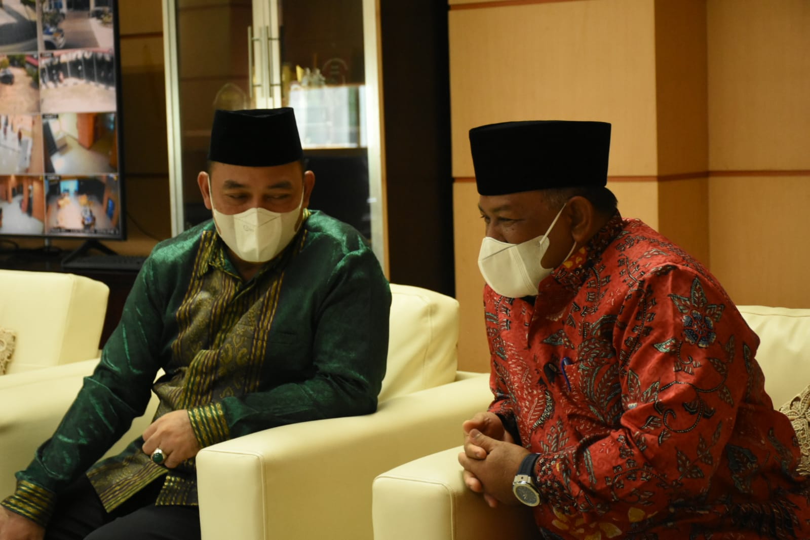 Sekdes Buluh Cina Gugat Bupati /Panitia Pilkades Kampar