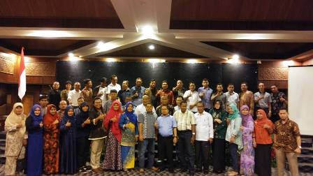 Gubernur Riau Resmi Kukuhkan Suhardiman Amby Sebagai Ketua IKA FKIP UR