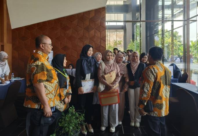 Baru Dibuka, Ratusan Pencaker Serbu Lokasi Riau Job Fair 2023