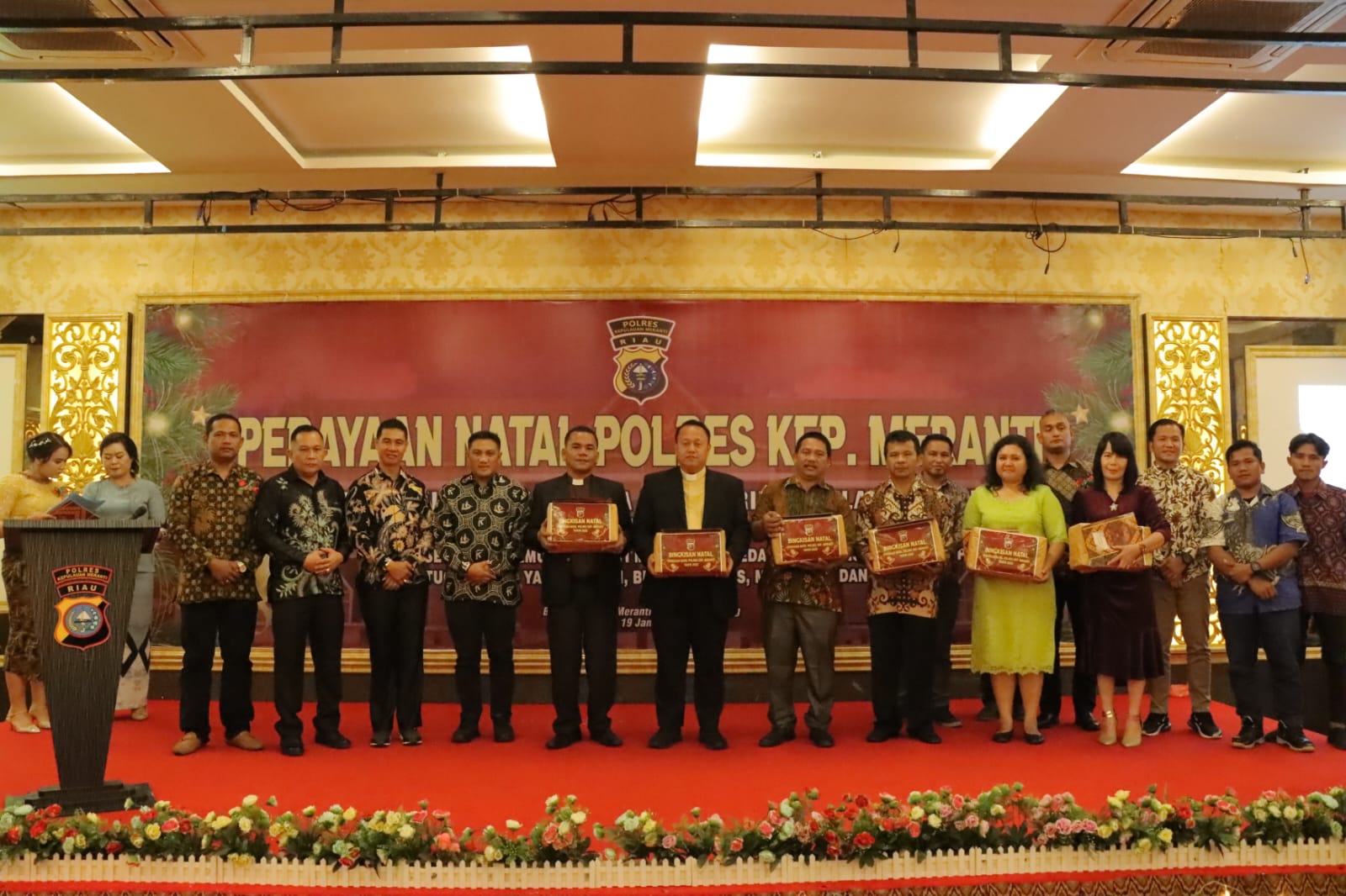 Hadiri Perayaan Natal Personel Kristiani, Kapolres Andi Yul : Mari Terus Kita Jaga Persatuan dan Tol