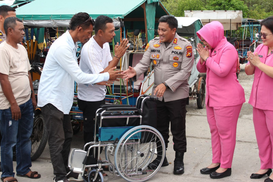 Kapolres Meranti Respon Cepat Bantu Kursi Roda untuk kebutuhan Pelabuhan Tanjungharapan