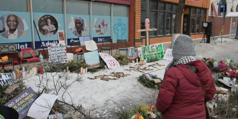 Gubernur Minnesota Tantang Trump Usai Agen Imigrasi Tembak Mati Perawat ICU