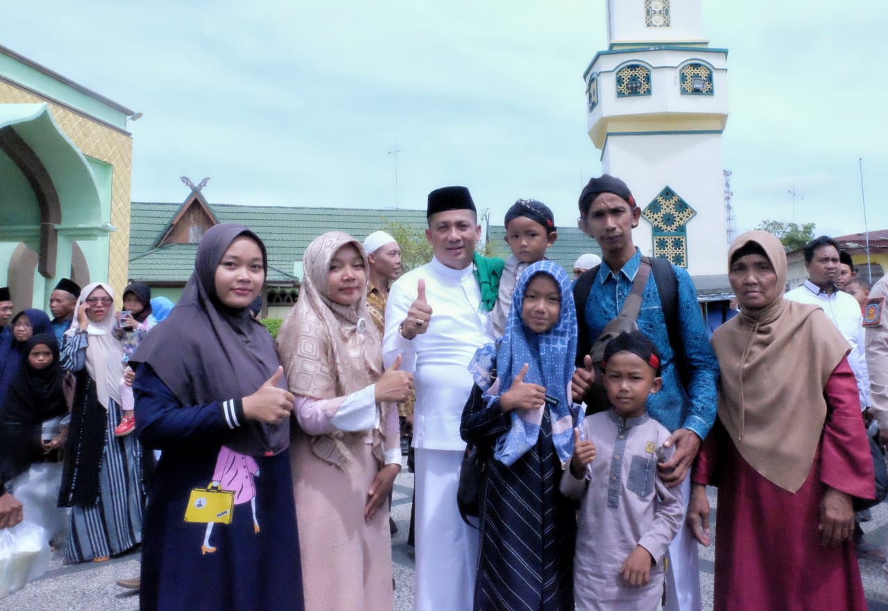 Bupati HM Adil Lakukan Pelepasan 275 Jama'ah Umroh di Meranti