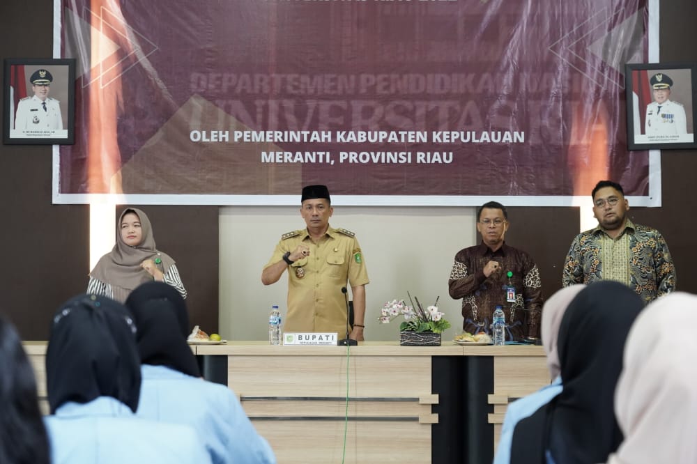 Bupati HM Adil Lakukan Pelepasan Mahasiswa KKN Universitas Riau di Meranti