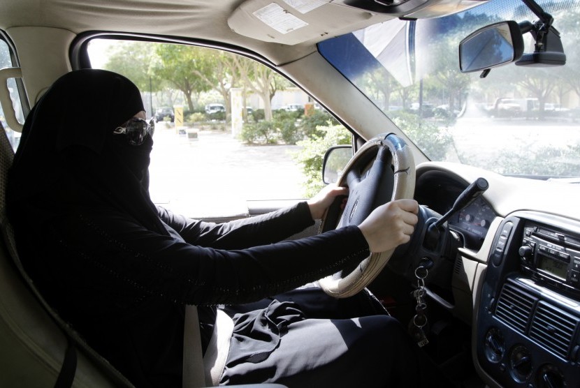 Arab Saudi Perbolehkan Wanita Gabung Militer