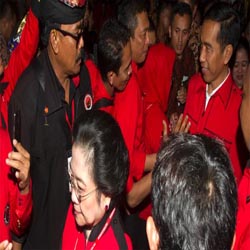 Pengamat: Megawati Terus Mendikte Jokowi