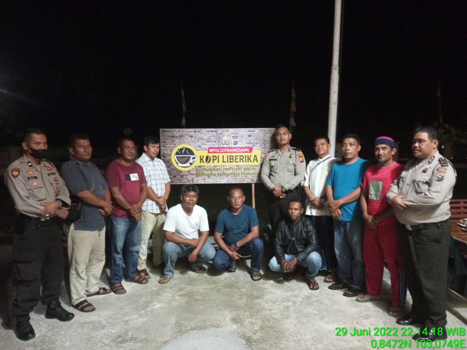 Ngopi Bareng, Polsek Rangsang Rajut Silaturahmi dengan Porter