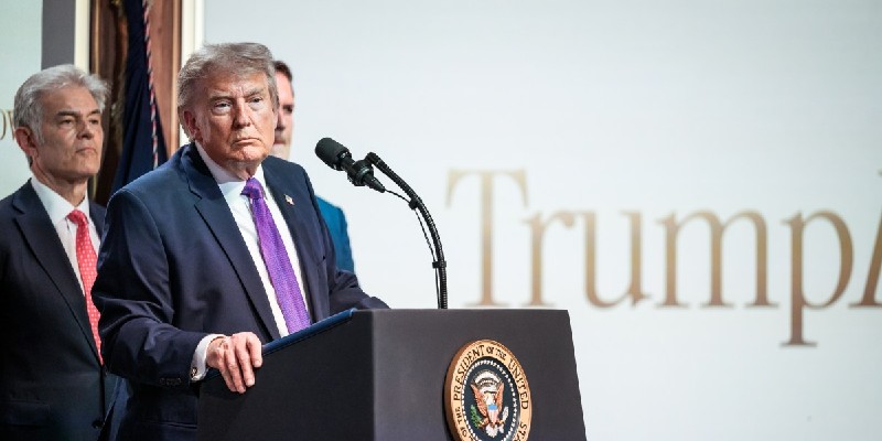 Trump Kritik Kesepakatan Obama dengan Iran di Masa Lalu