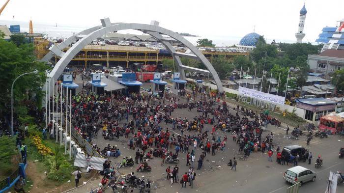 Ribuan Kader HMI Padati Pelabuhan Soekarno Hatta Menuju Riau