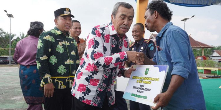 Selama Syamsuar Jabat Gubri, Dana Rp87 Miliar Lebih Digelontorkan ke Seluruh Desa di Siak,