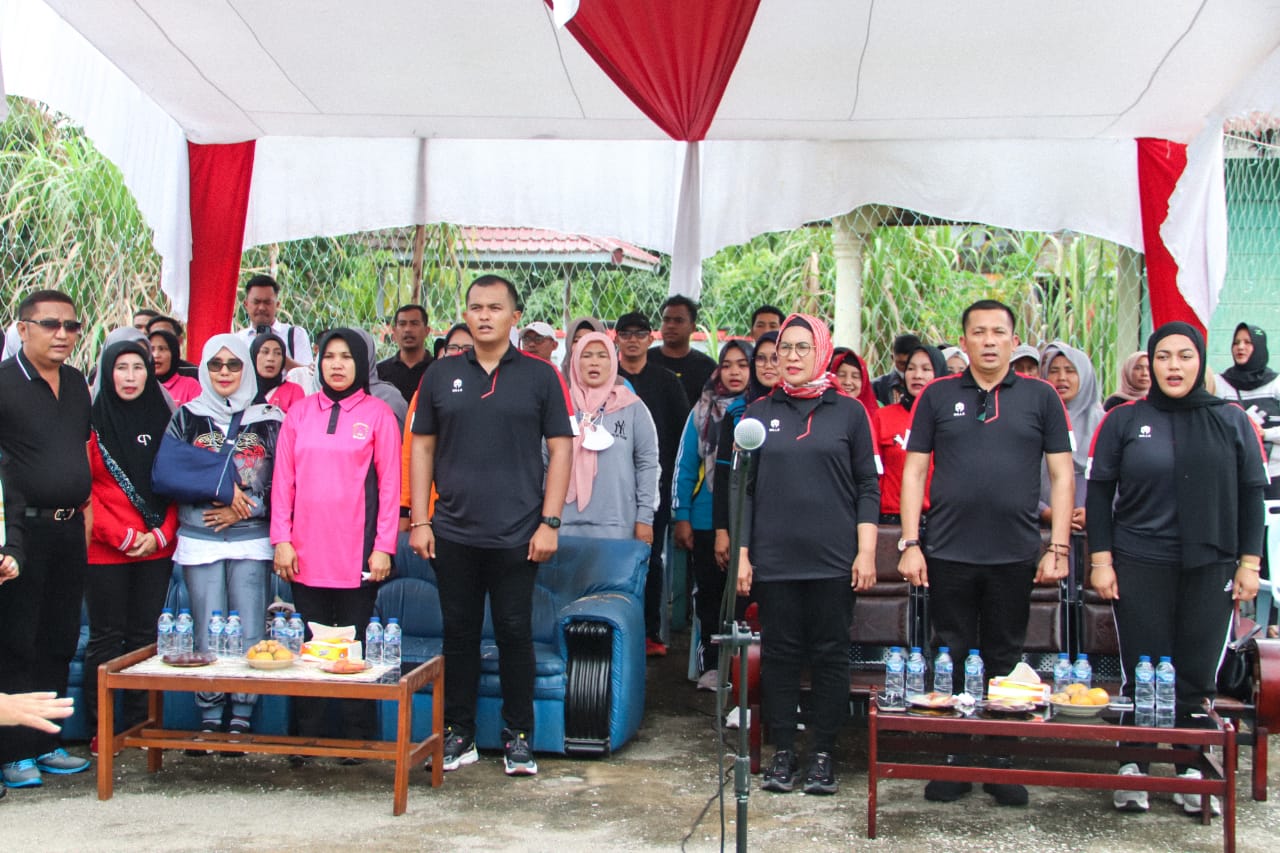 35 Klub Ikut Turnamen Voli Hj. Rinarni Cup