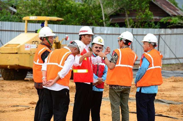 Galeri Foto : Gubernur Riau Pada Acara Ground Breaking Jalan Tol Padang-Pekanbaru