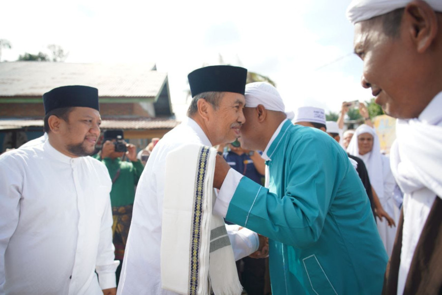 Gubernur Syamsuar Hadiri Haul Allah Yarham Syekh Ma'sum Tambusai ke-62 di Desa Sungai Kumango Rohul